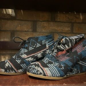 Toms Blue and Black Patterned Ankle Boots
